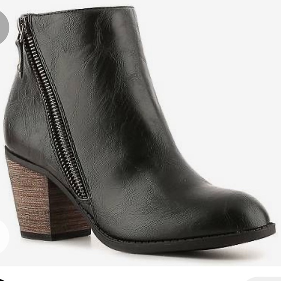 Diba Shoes - Diba Black Exposed Zipper Bootie